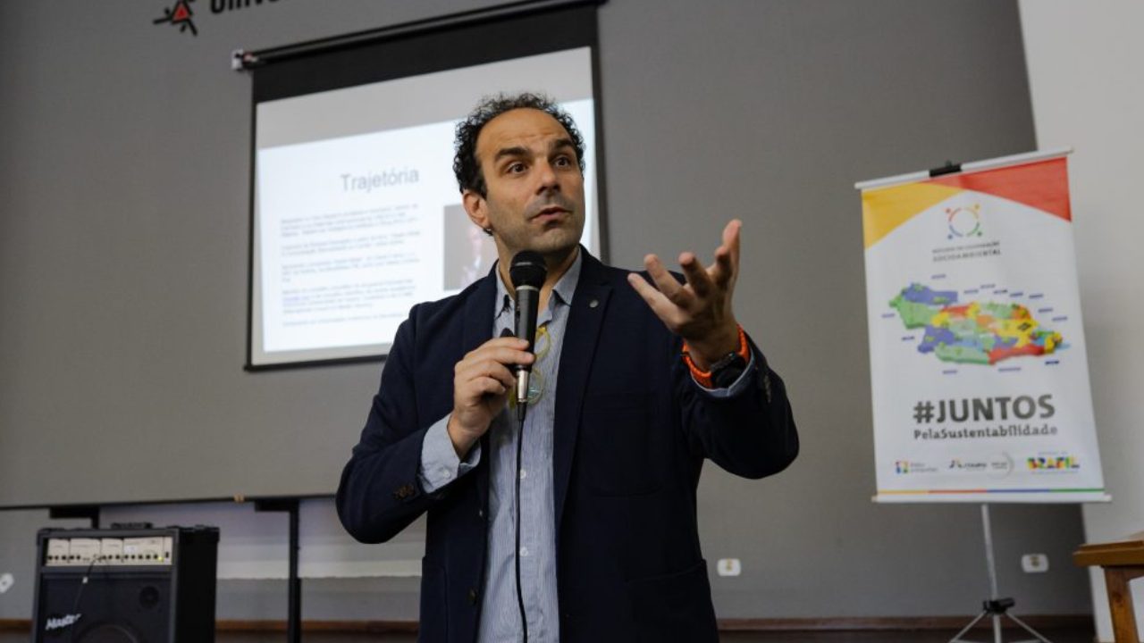 Consultor da UNESCO palestra sobre futuro do trabalho em seminário na UTFPR-PG nesta terça (19)